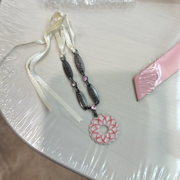 Longaberger Horizons of Hope breast cancer awareness basket set on original wrap - Picture 7 of 13